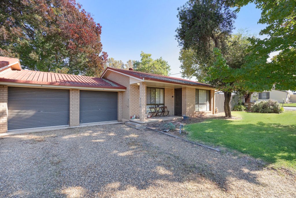 22 Dundas Street, Narrandera NSW 2700 - McGrath Riverina