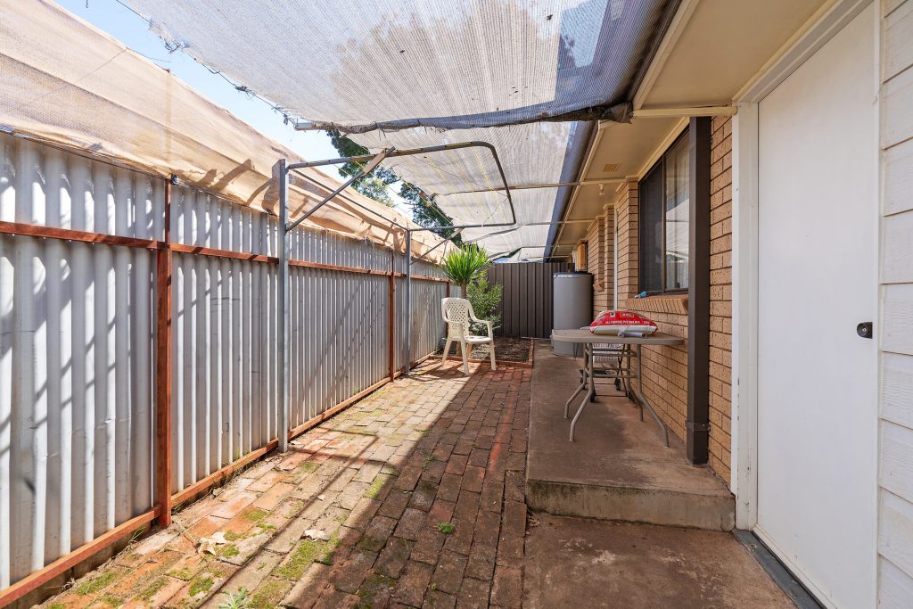 22 Dundas Street, Narrandera NSW 2700 - photo 15
