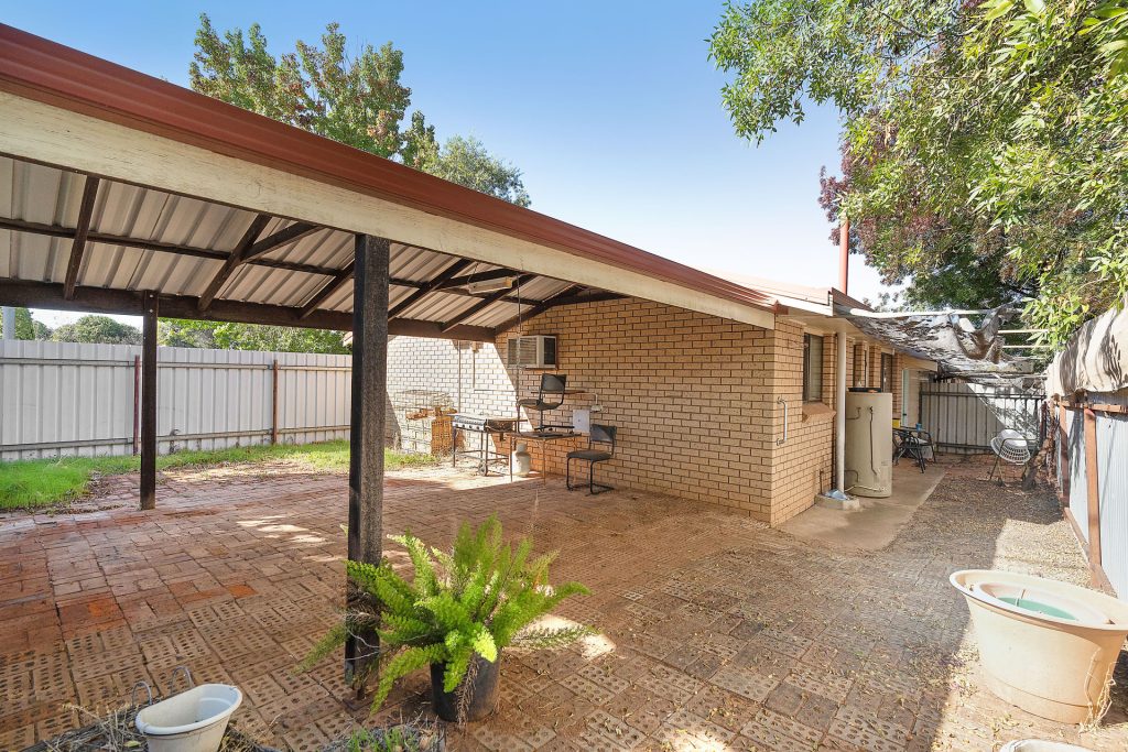 22 Dundas Street, Narrandera NSW 2700 - photo 3