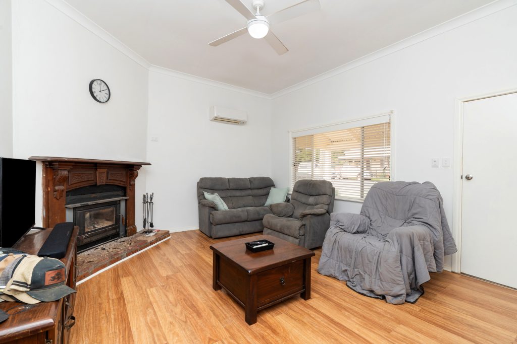 22 Charles Street, Narrandera NSW 2700 - photo 5