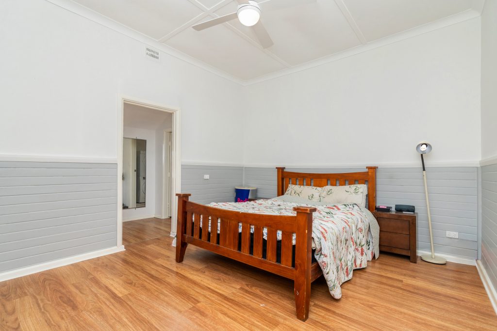22 Charles Street, Narrandera NSW 2700 - photo 9