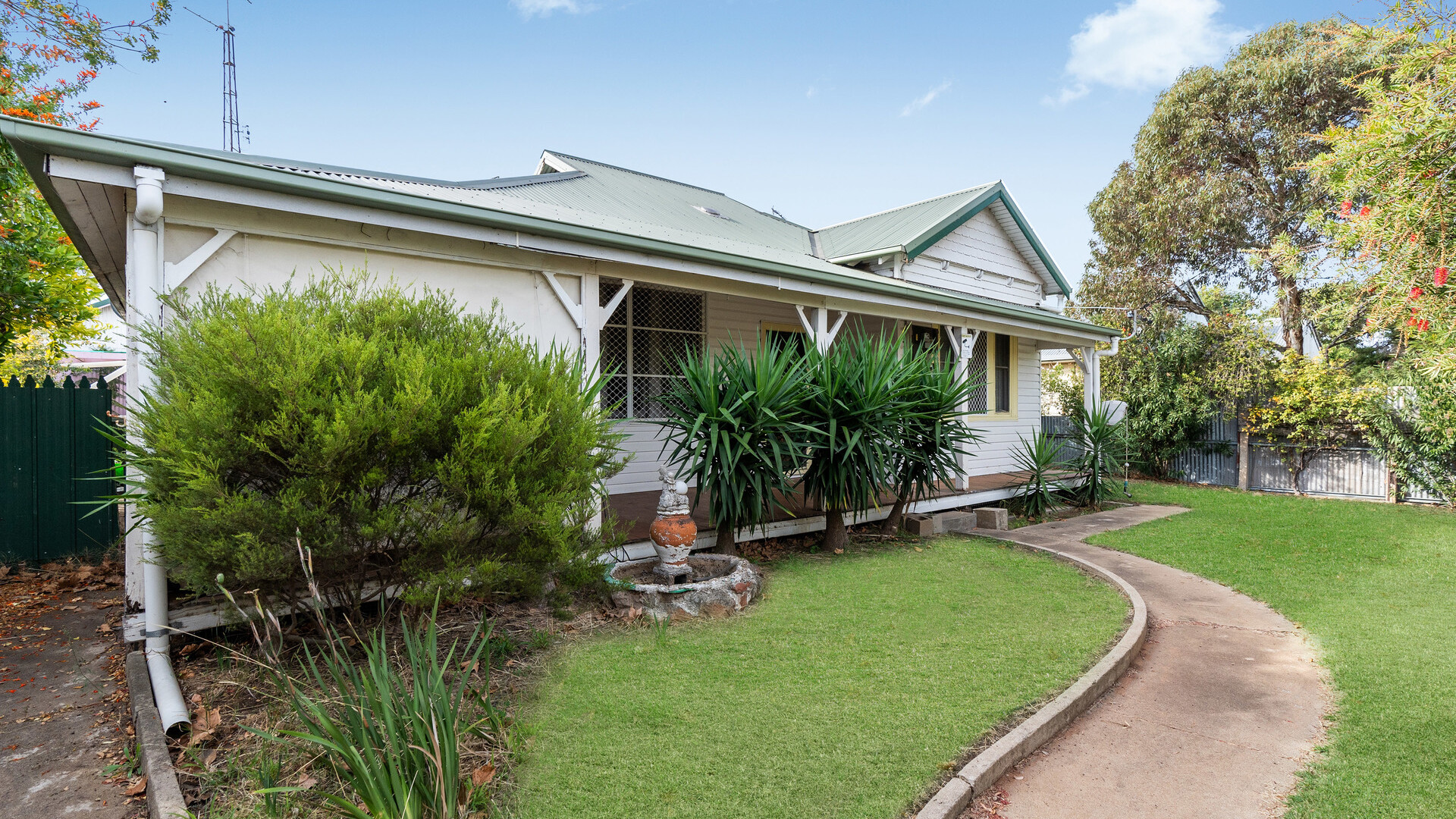 45 Ferrier Street, Narrandera NSW 2700 - photo 2