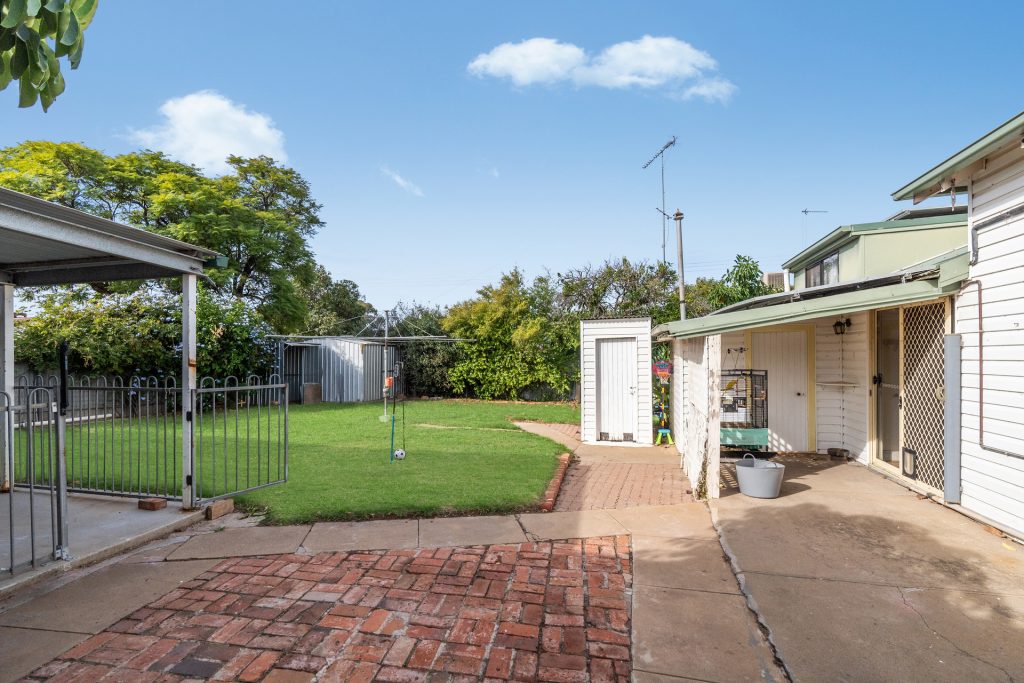 45 Ferrier Street, Narrandera NSW 2700 - photo 14