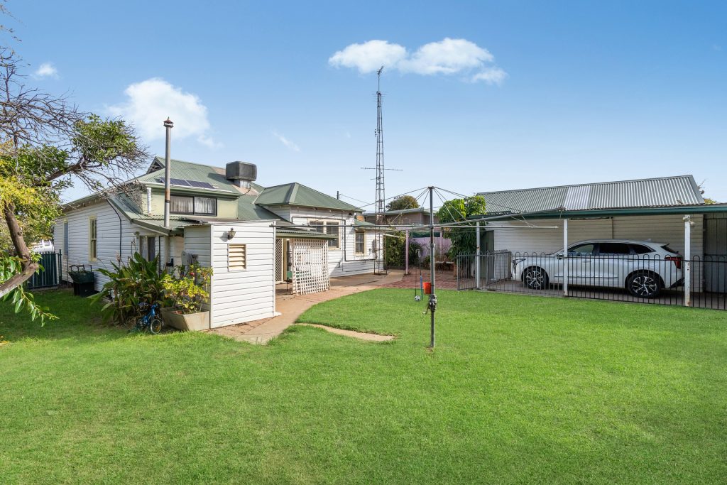 45 Ferrier Street, Narrandera NSW 2700 - photo 15