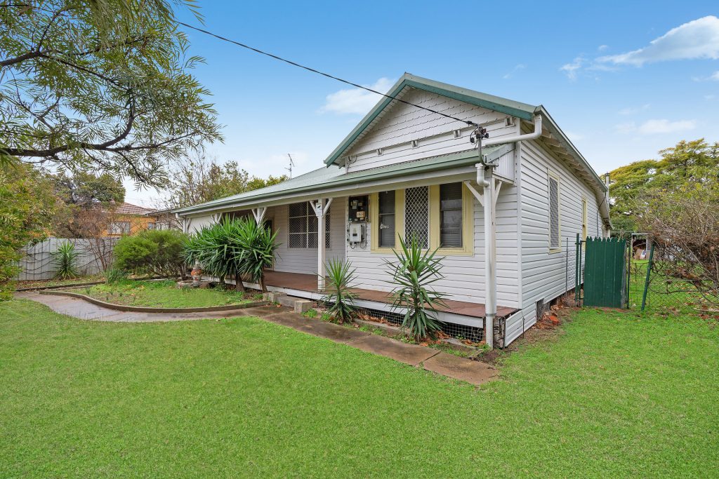 45 Ferrier Street, Narrandera NSW 2700 - photo 17