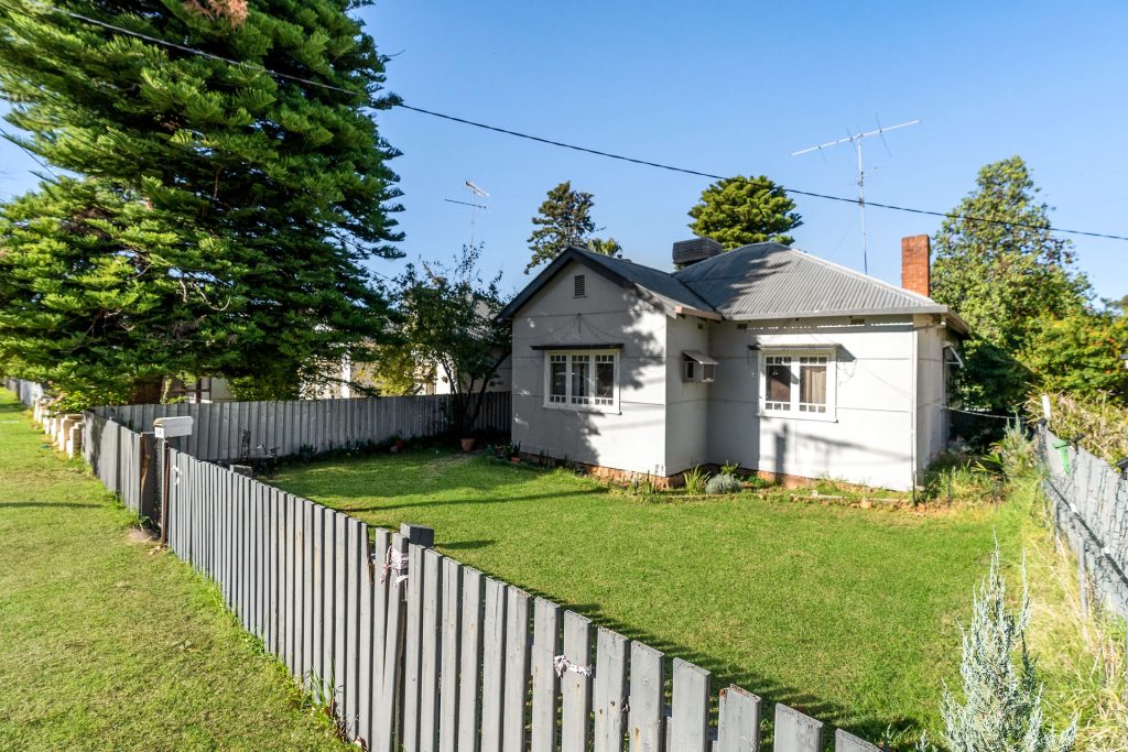 54 King Street, Narrandera NSW 2700 - photo 2