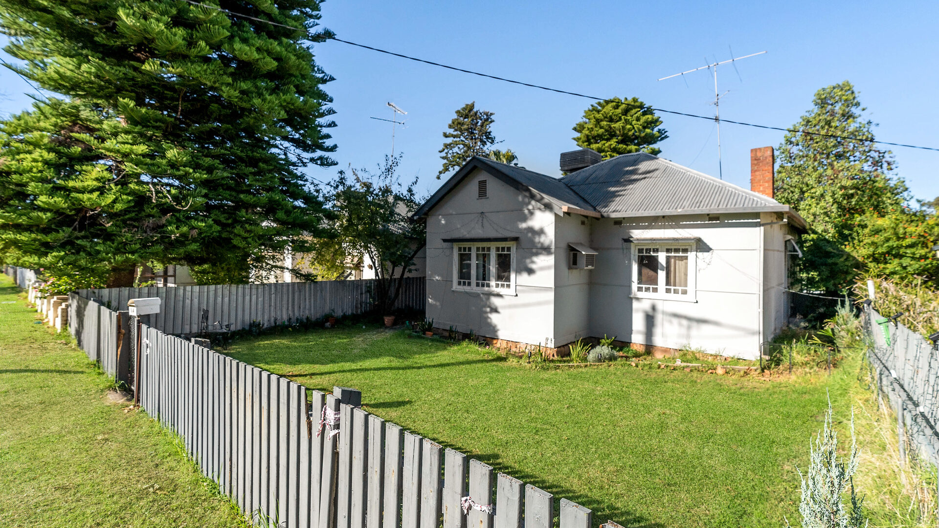 54 King Street, Narrandera NSW 2700 - photo 2