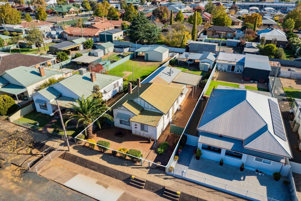 108 Aurora Street, Temora NSW 2666 - photo 15