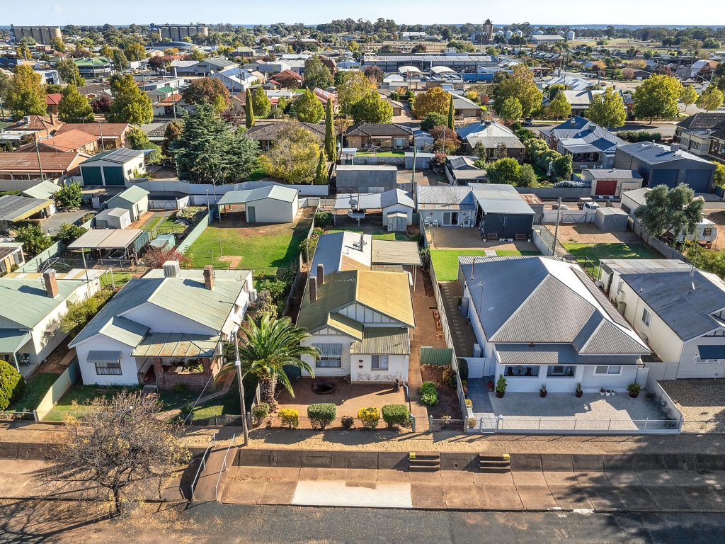 108 Aurora Street, Temora NSW 2666 - photo 16