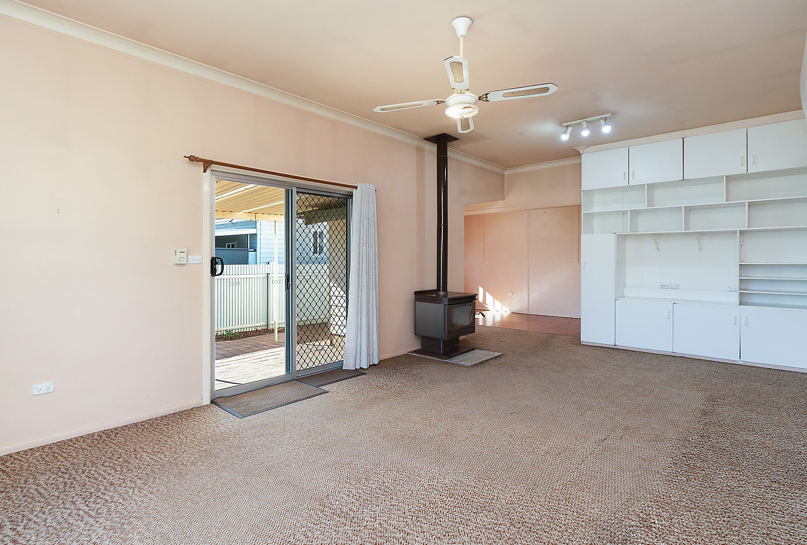108 Aurora Street, Temora NSW 2666 - photo 4
