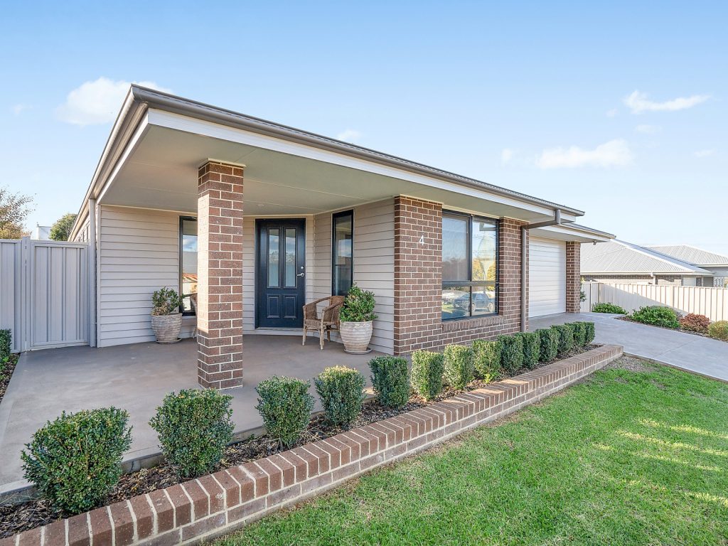 4 Timmins Street, Temora NSW 2666 - photo 5