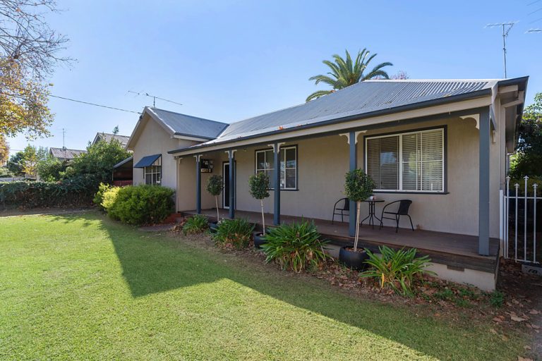 47 William Street, Narrandera NSW 2700 - photo 2