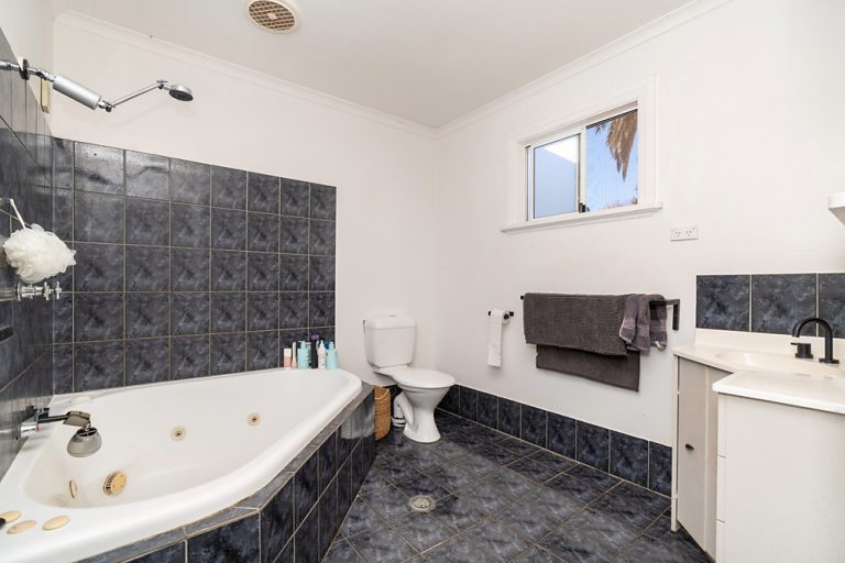 47 William Street, Narrandera NSW 2700 - photo 14