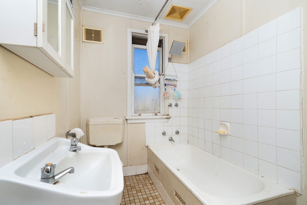 10 Madang Street, Ashmont NSW 2650 - photo 11