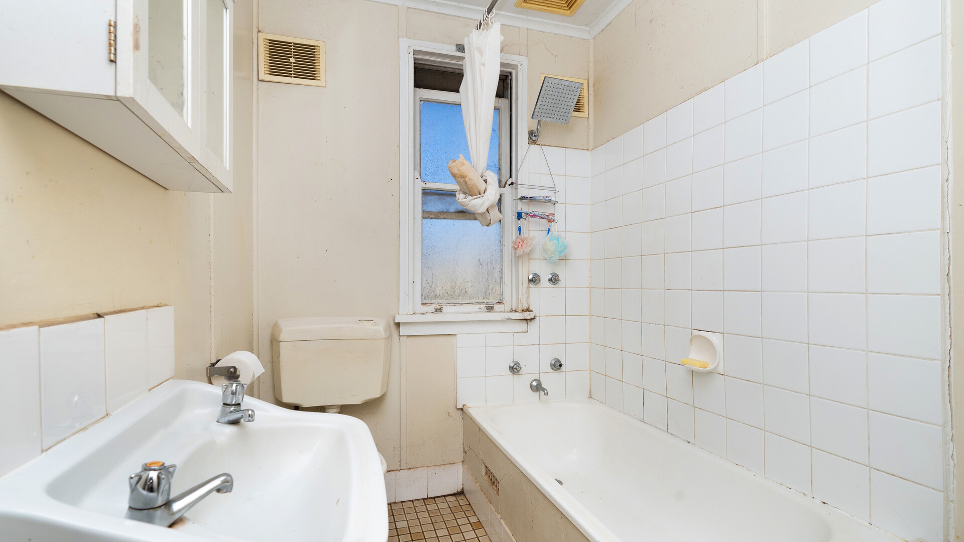 10 Madang Street, Ashmont NSW 2650 - photo 11