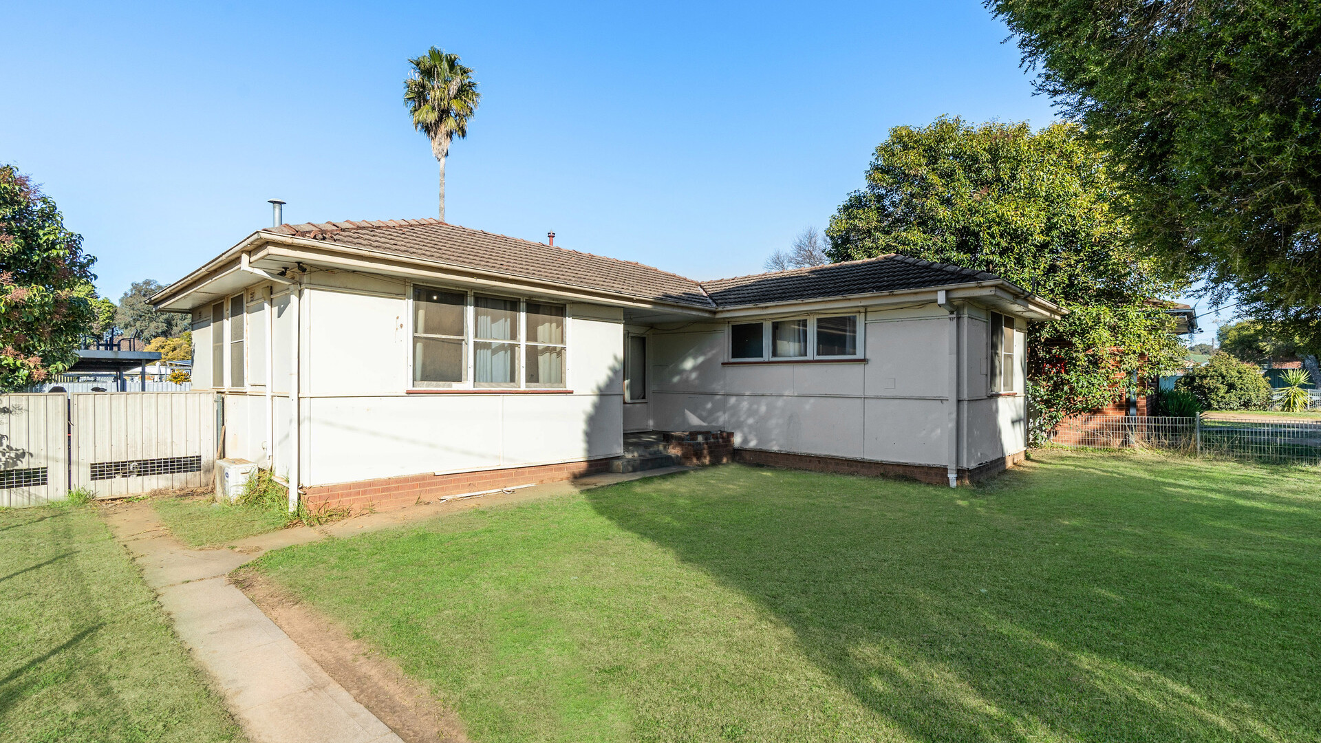 10 Madang Street, Ashmont NSW 2650 - McGrath Riverina