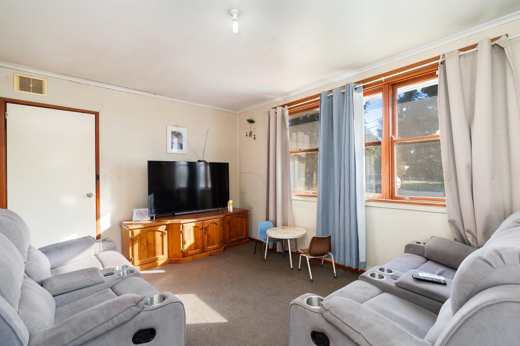 10 Madang Street, Ashmont NSW 2650 - photo 4