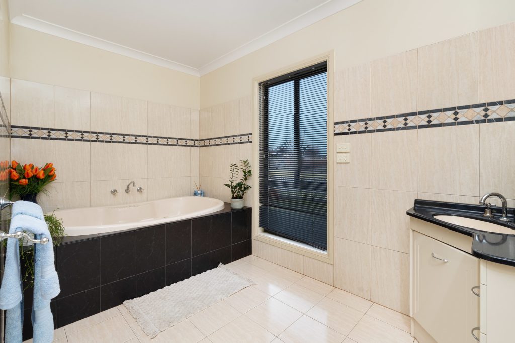20 Bella Vista Drive, Leeton NSW 2705 - photo 15