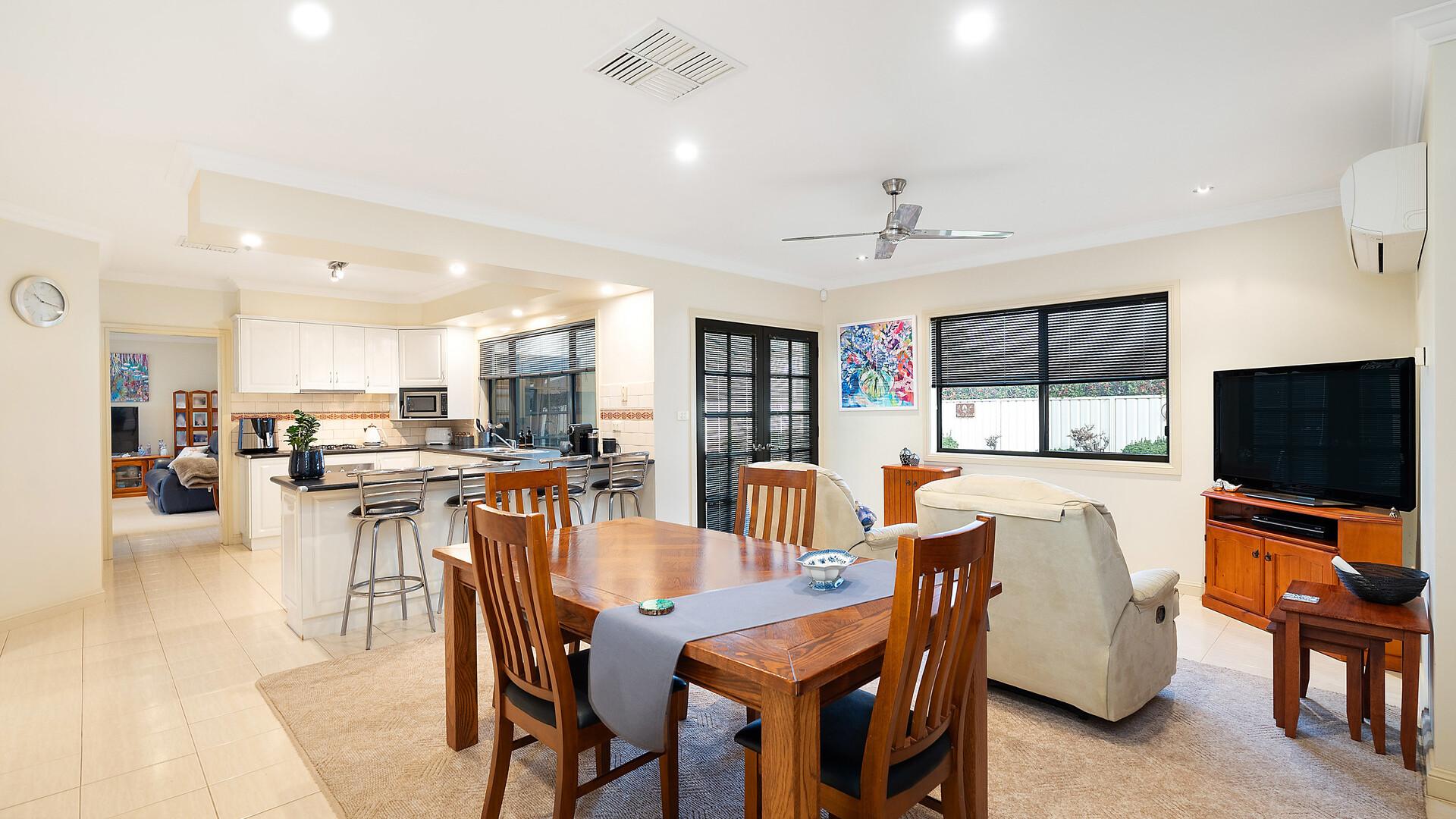 20 Bella Vista Drive, Leeton NSW 2705 - photo 6