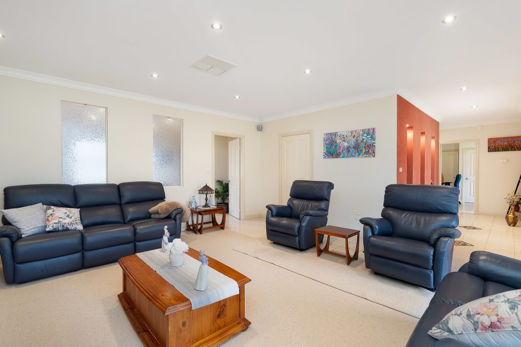 20 Bella Vista Drive, Leeton NSW 2705 - photo 8