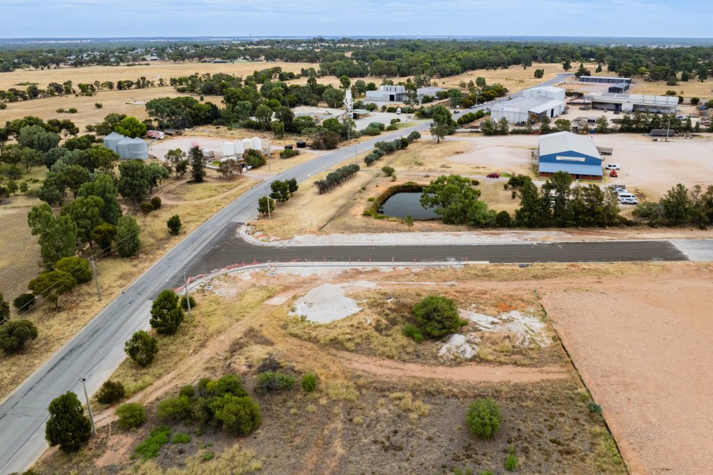 17 Driscoll Road, Narrandera NSW 2700 - photo 4