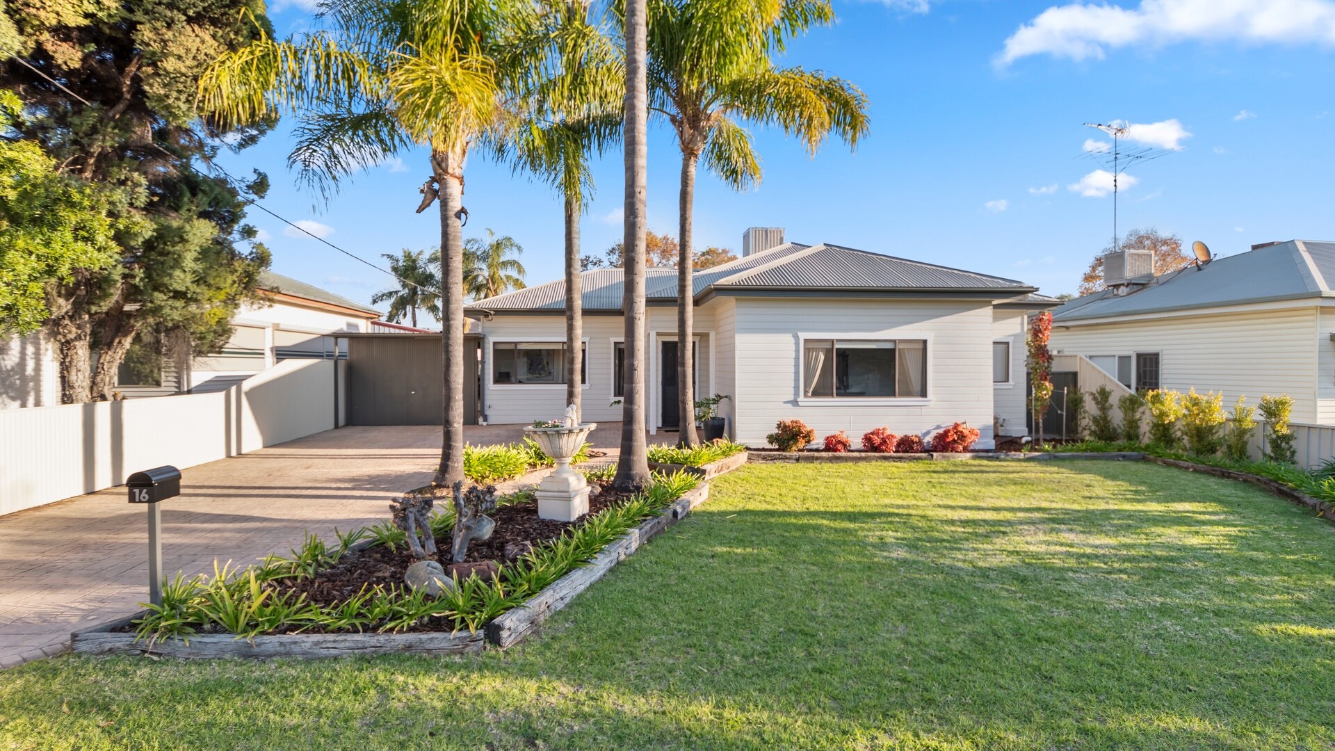 16 Mulga Street, Leeton NSW 2705 - McGrath Riverina
