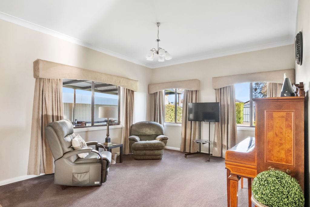 16 Mulga Street, Leeton NSW 2705 - photo 3