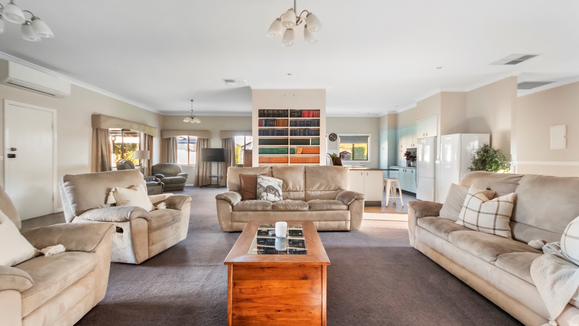16 Mulga Street, Leeton NSW 2705 - photo 8