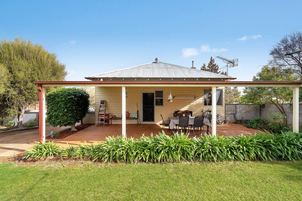 59 Jellicoe Street, Temora NSW 2666 - photo 12