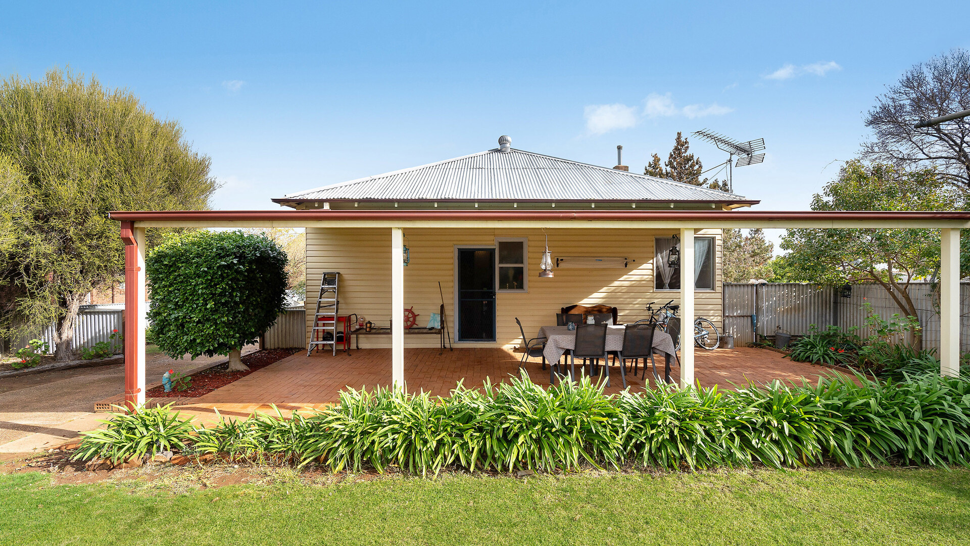59 Jellicoe Street, Temora NSW 2666 - photo 12