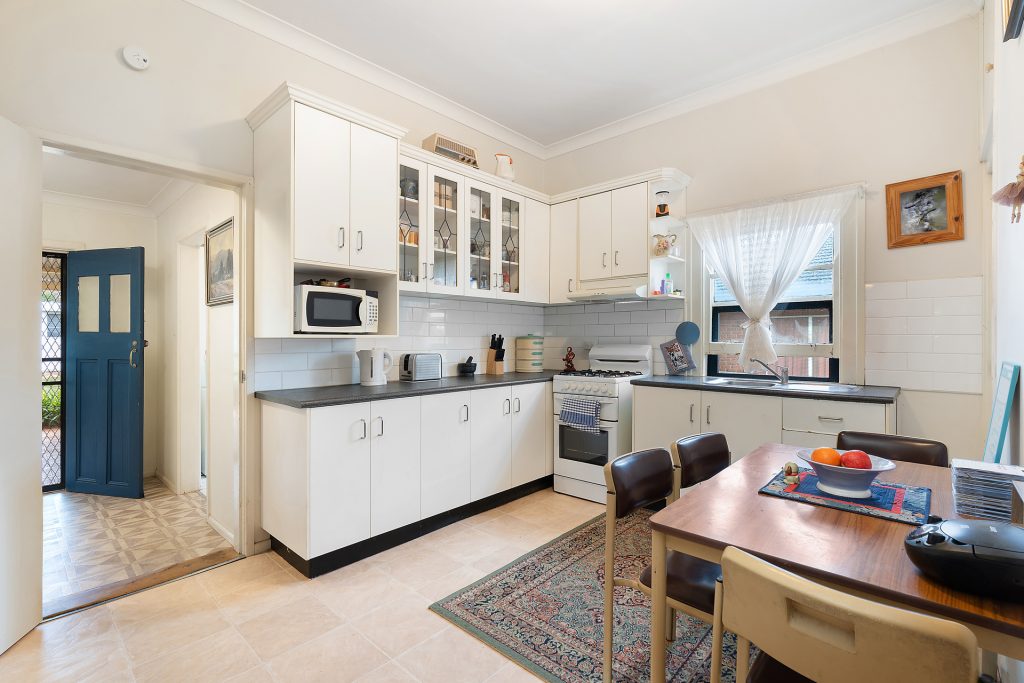 59 Jellicoe Street, Temora NSW 2666 - photo 4