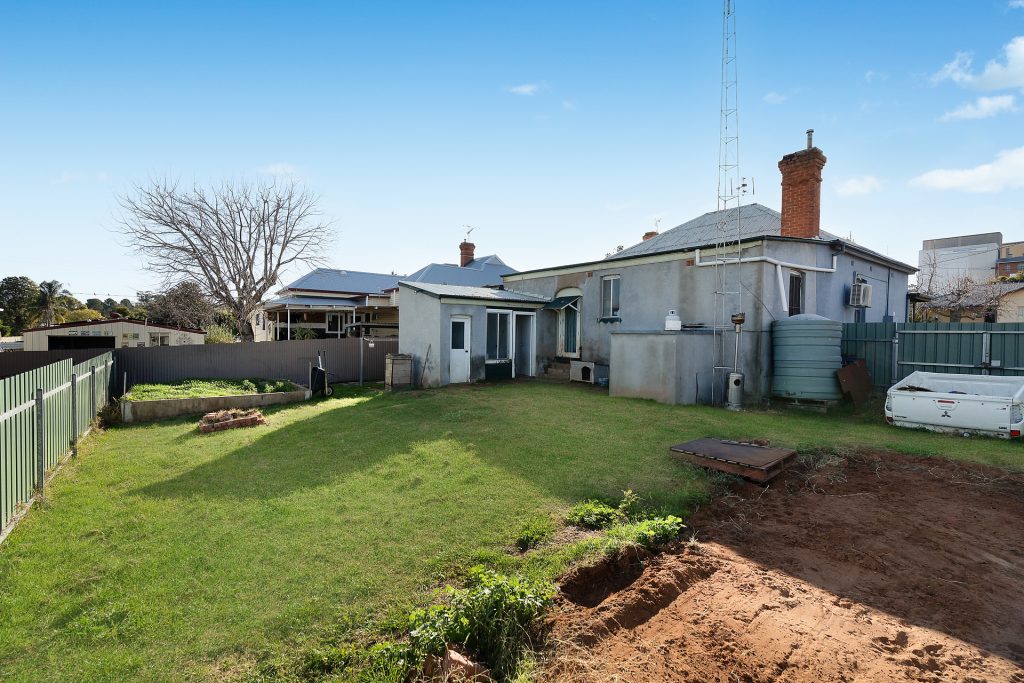 24 Elwin Street, Narrandera NSW 2700 - photo 14