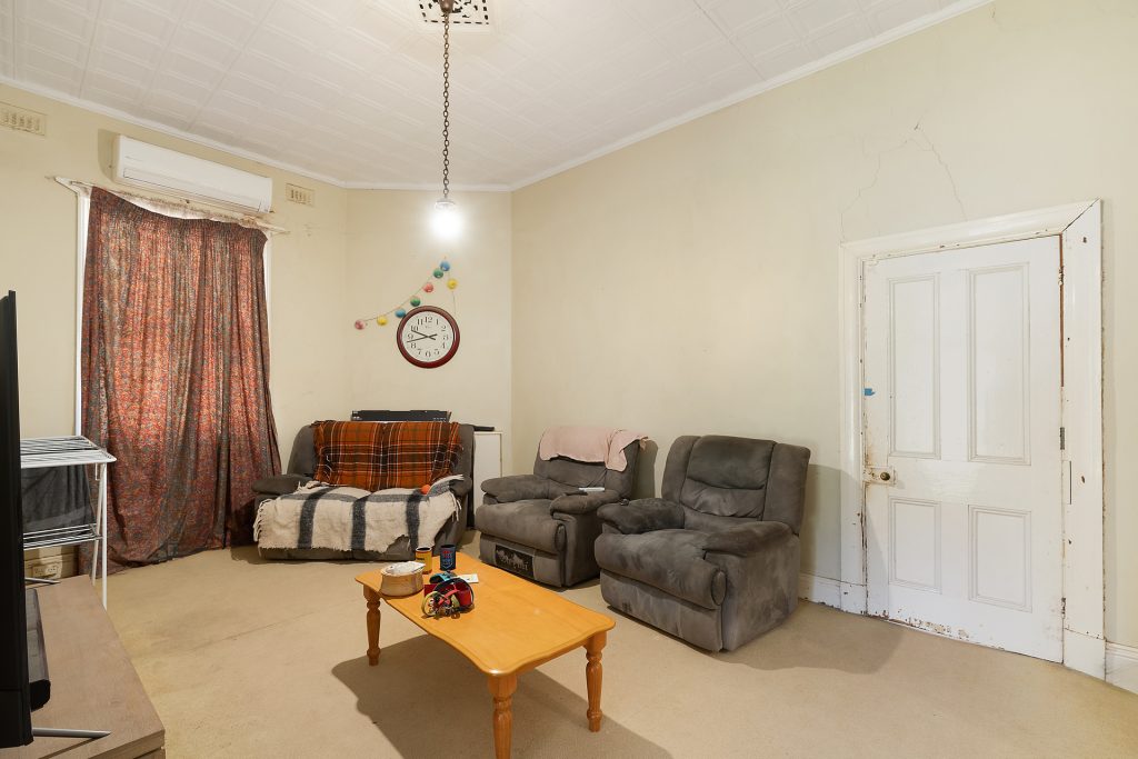 24 Elwin Street, Narrandera NSW 2700 - photo 4