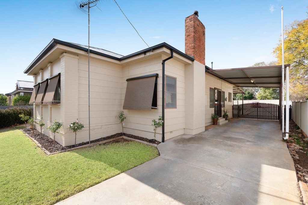 89 Bridges Street, Temora NSW 2666 - photo 2
