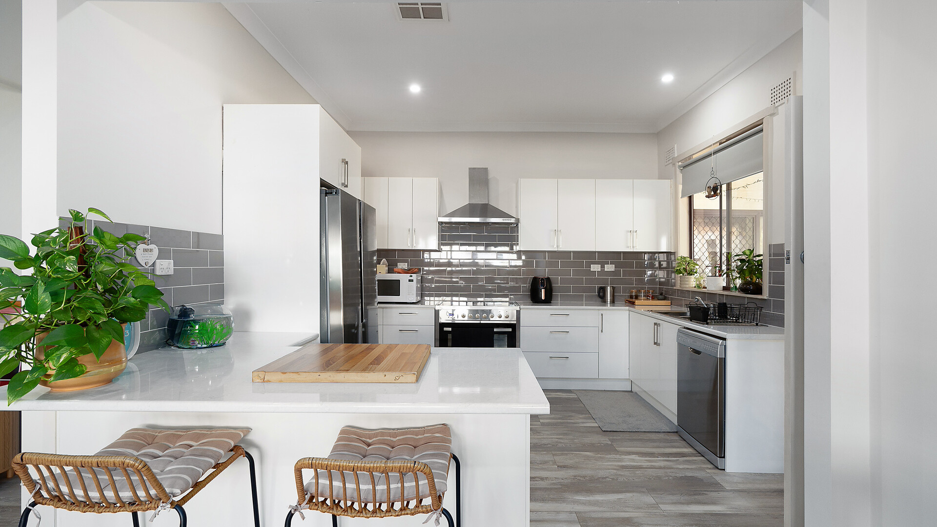89 Bridges Street, Temora NSW 2666 - photo 4