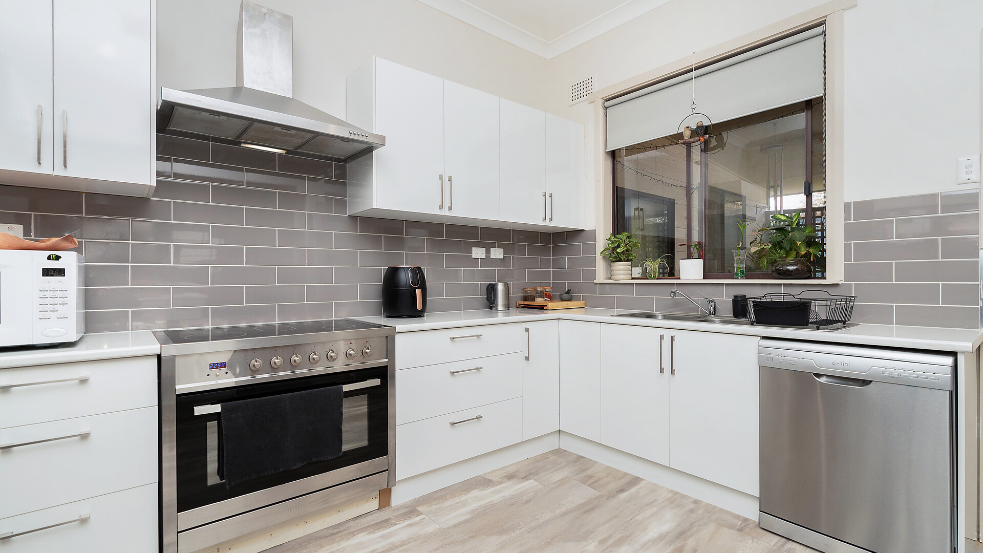 89 Bridges Street, Temora NSW 2666 - photo 6
