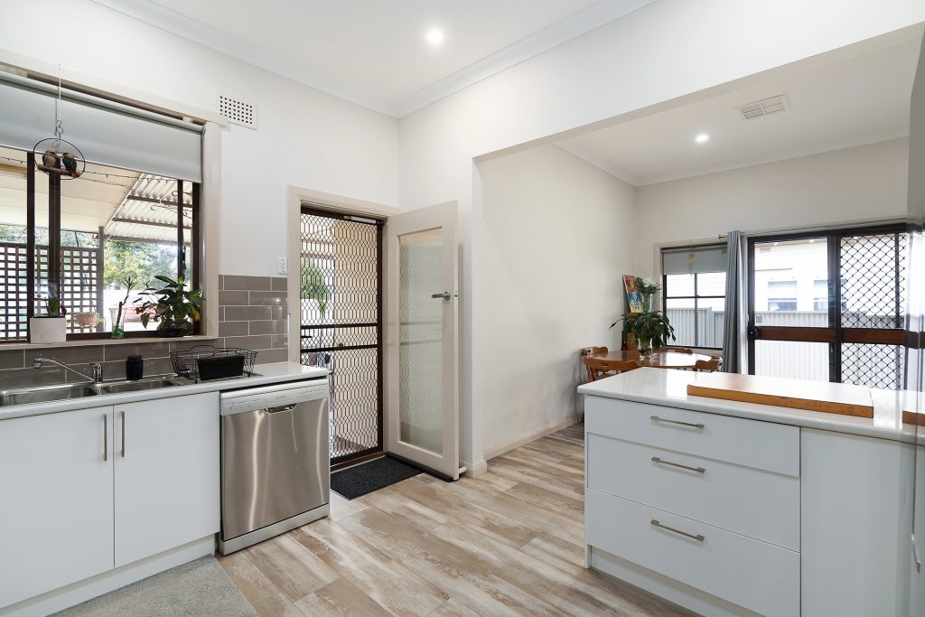 89 Bridges Street, Temora NSW 2666 - photo 7