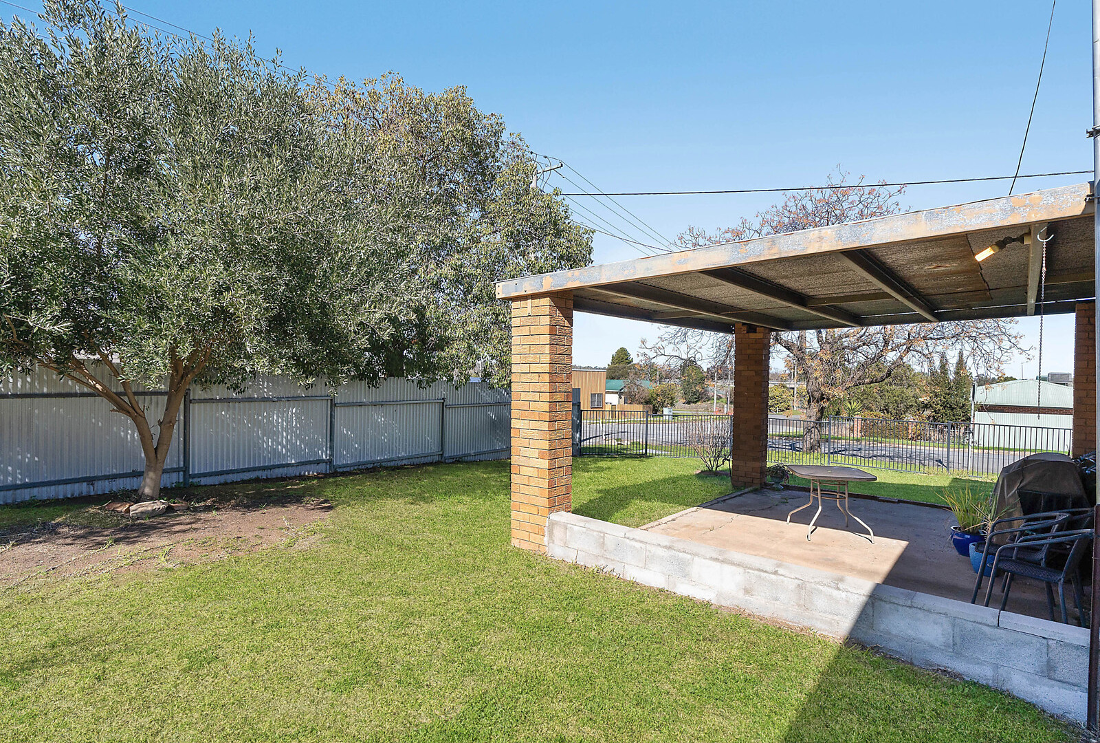 37 Roslyn Street, Narrandera NSW 2700 - photo 2