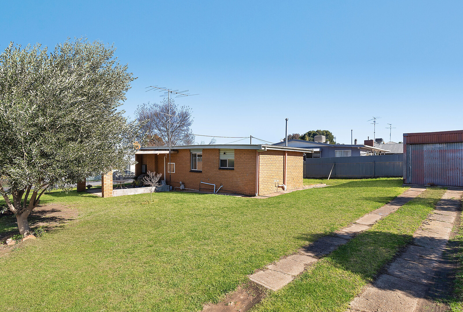 37 Roslyn Street, Narrandera NSW 2700 - photo 13