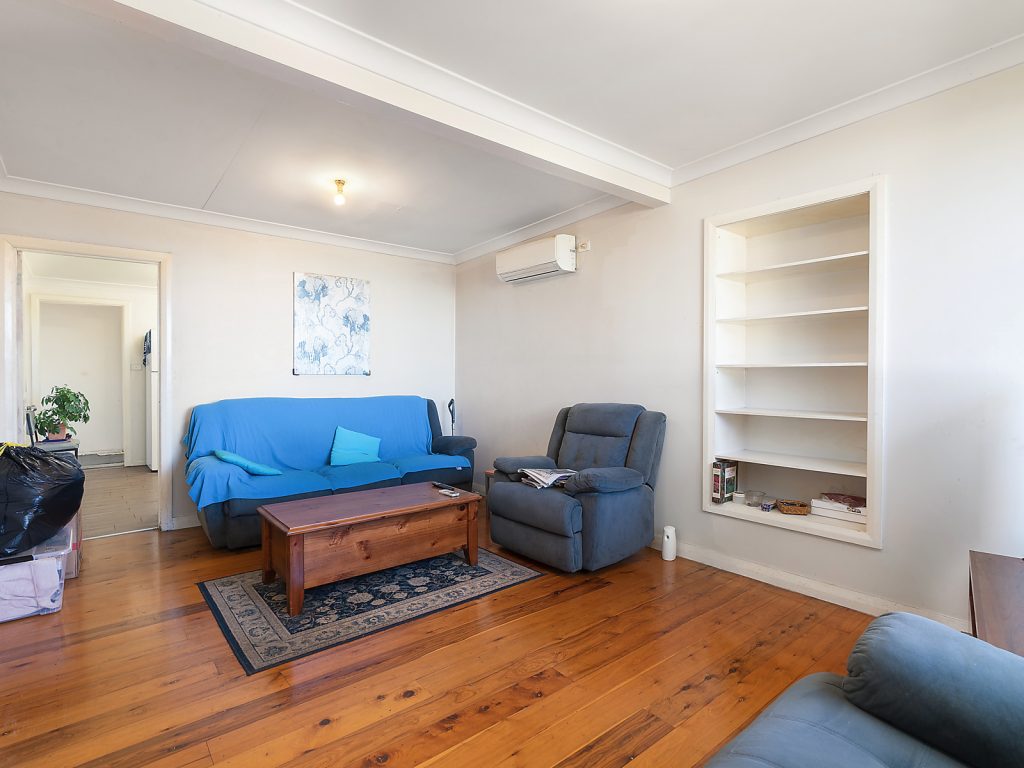 37 Roslyn Street, Narrandera NSW 2700 - photo 3