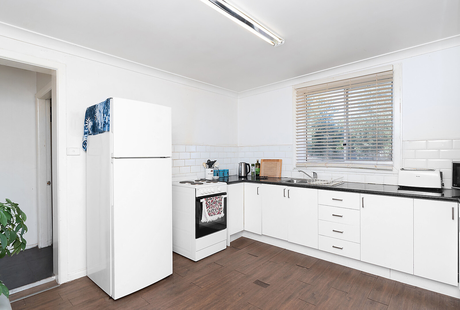 37 Roslyn Street, Narrandera NSW 2700 - photo 5