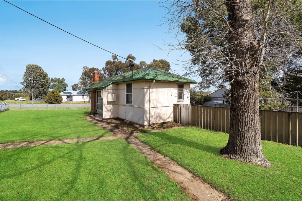 34 Frederica Street, Narrandera NSW 2700 - photo 12