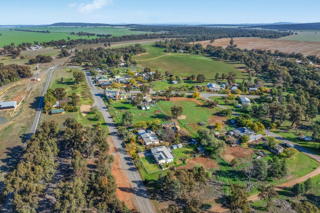 28 Ariah Street, Beckom NSW 2665 - photo 16