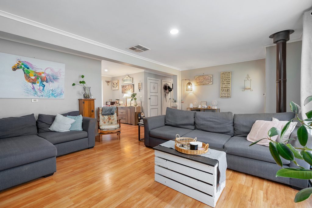 28 Ariah Street, Beckom NSW 2665 - photo 3