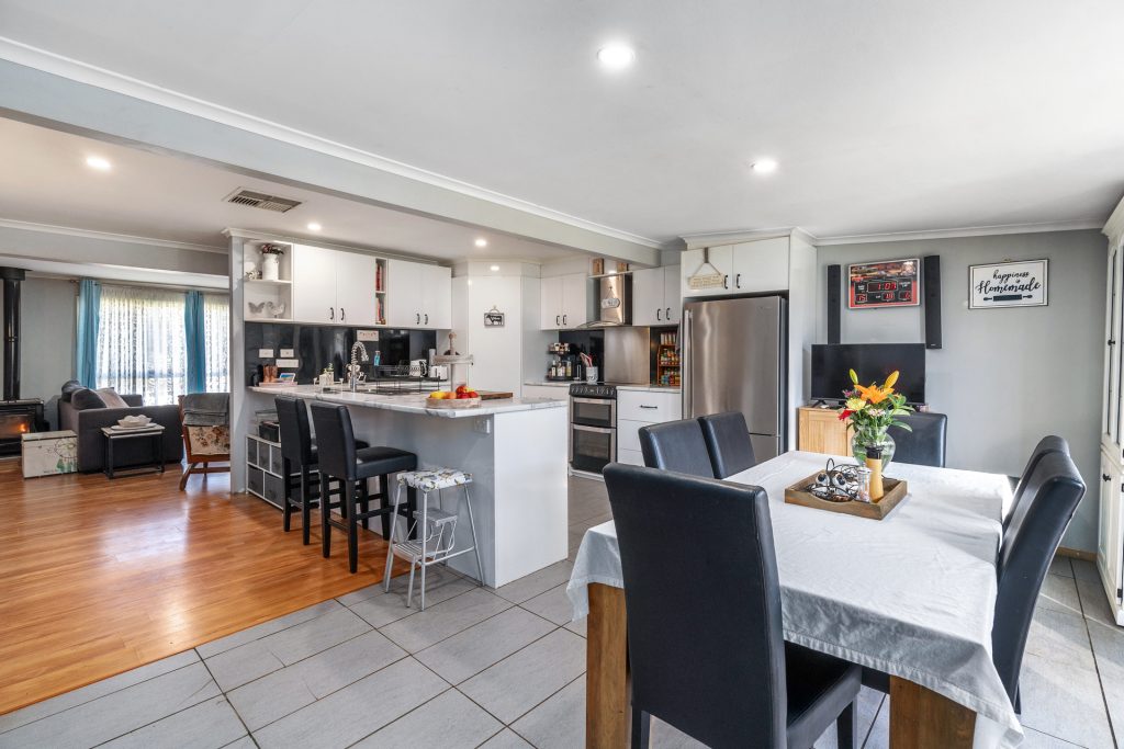 28 Ariah Street, Beckom NSW 2665 - photo 6