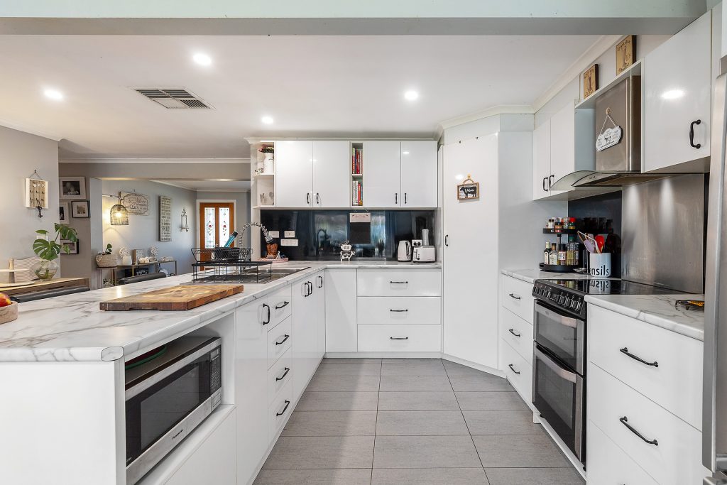28 Ariah Street, Beckom NSW 2665 - photo 7