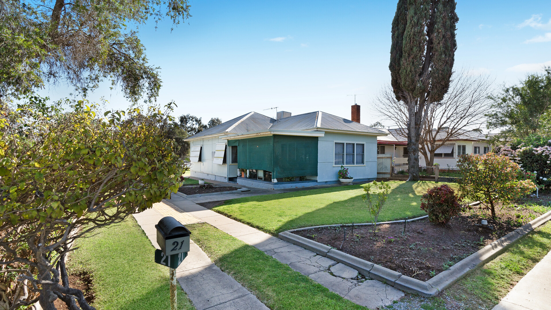 21 Cherry Avenue, Leeton NSW 2705 - photo 2