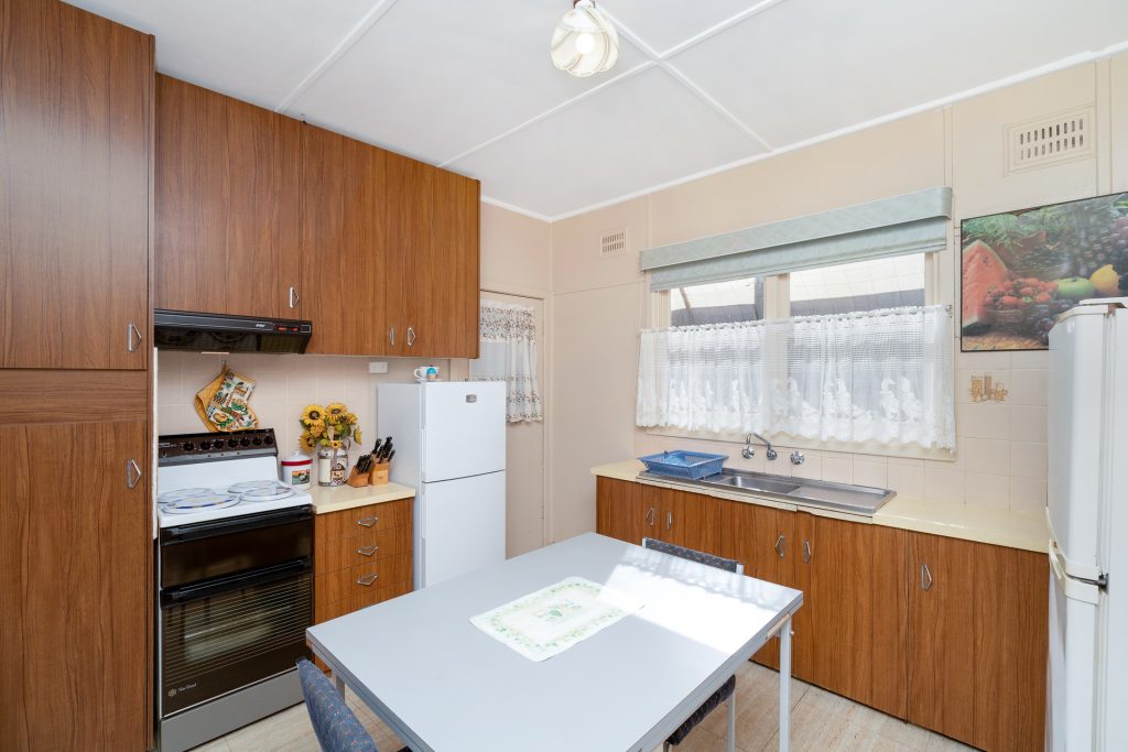 21 Cherry Avenue, Leeton NSW 2705 - photo 8