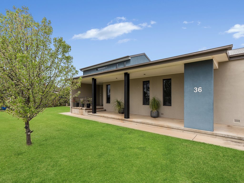 36 Willow Street, Leeton NSW 2705 - photo 2