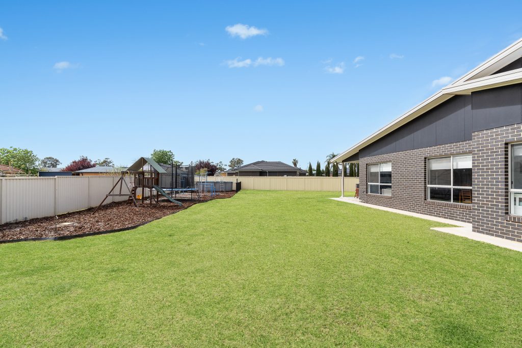 22 Carrington Drive, Leeton NSW 2705 - photo 19